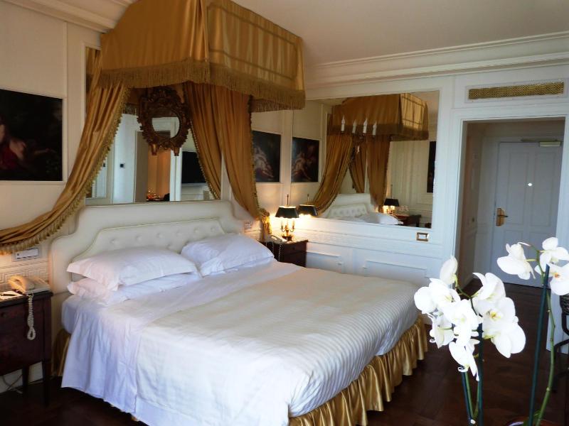 Exclusive Double Room image 3