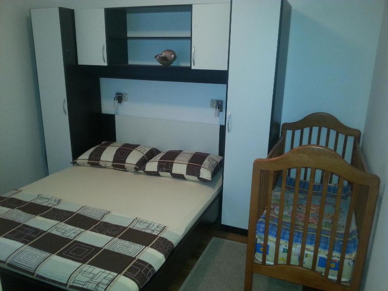 One-Bedroom Apartment image 3