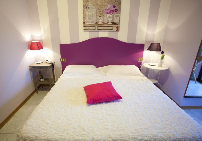 Double or Twin Room image 2