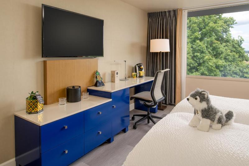 Staypineapple at Hotel Rose in Downtown Portland - image 43