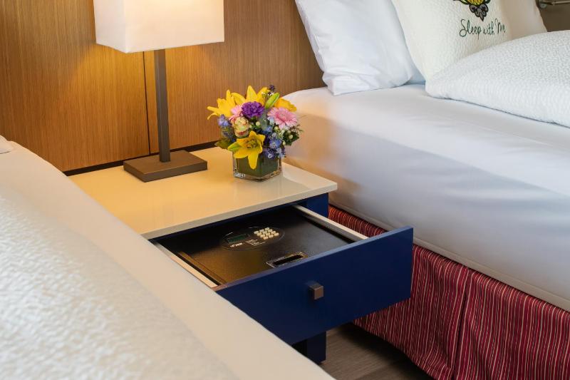 Waterfront Double Room image 4