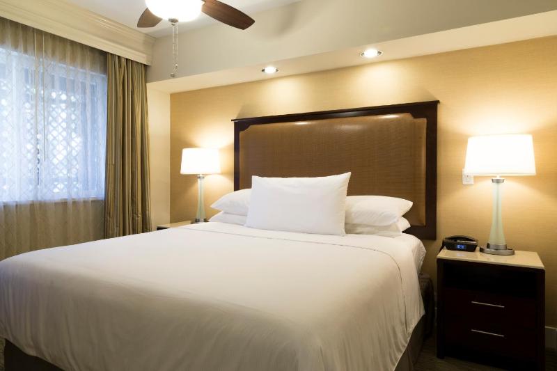 One-Bedroom Suite with Garden View image 3
