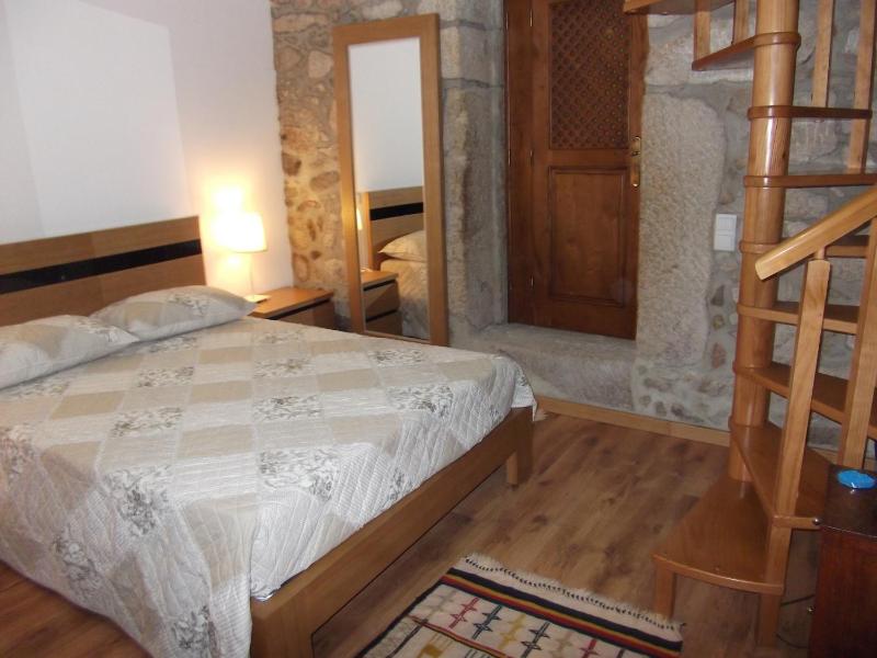 One-Bedroom Apartment with Sofa Bed image 1