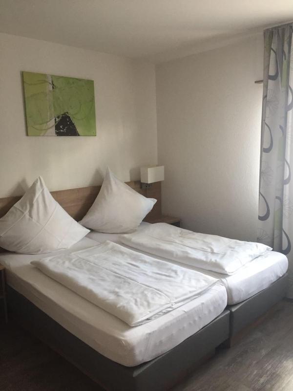 Small Double Room image 2