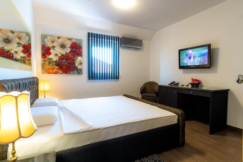 Standard Apartment image 2