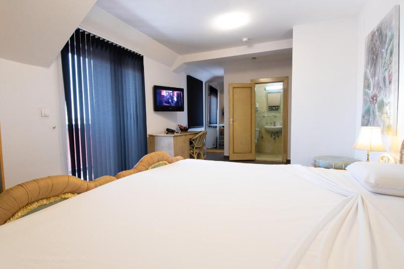 Superior Apartment image 2