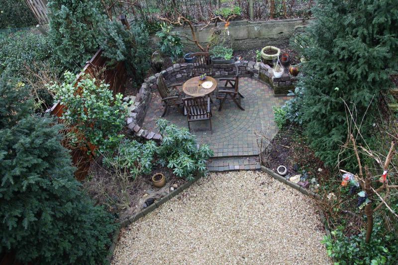 Deluxe Double Room with Garden View image 2