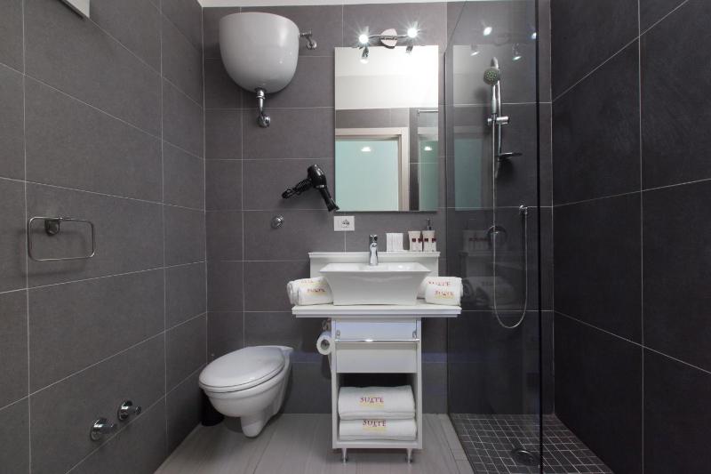 Superior Double or Twin Room image 3