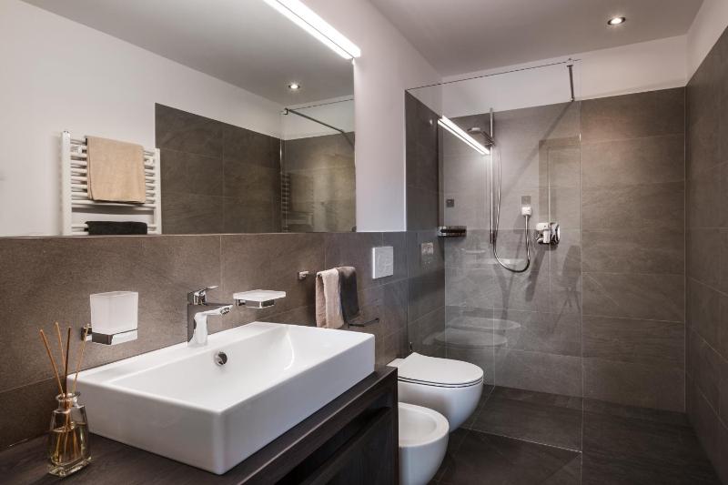 Apartment image 3