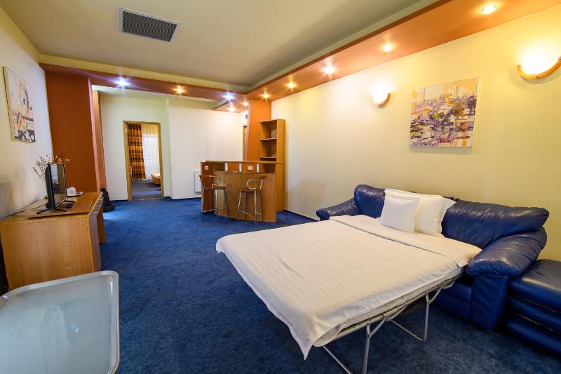 One-Bedroom Apartment image 1