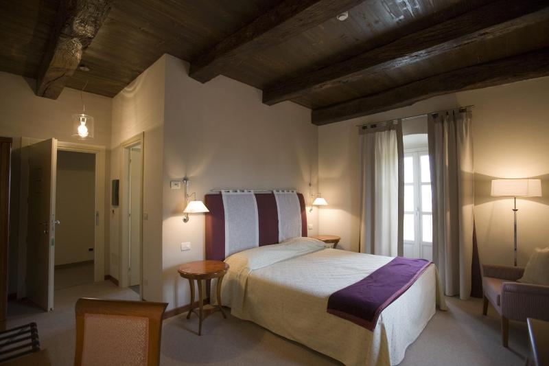 Superior Double Room image 3