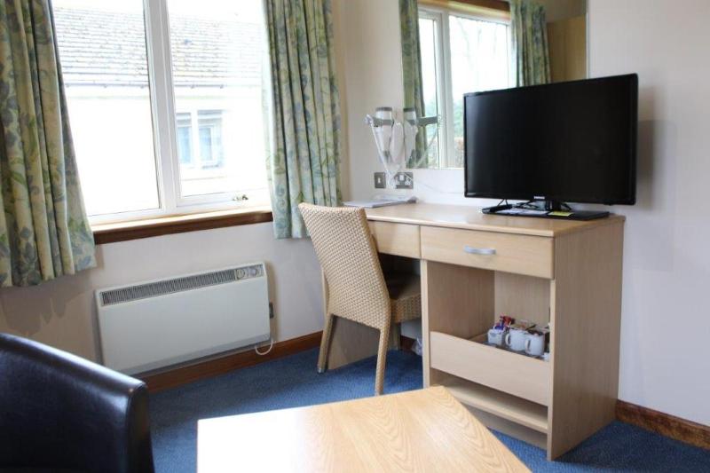 Standard Double Room image 3