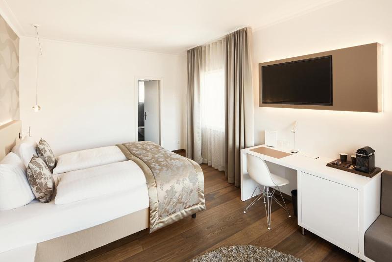 Superior Double Room image 2
