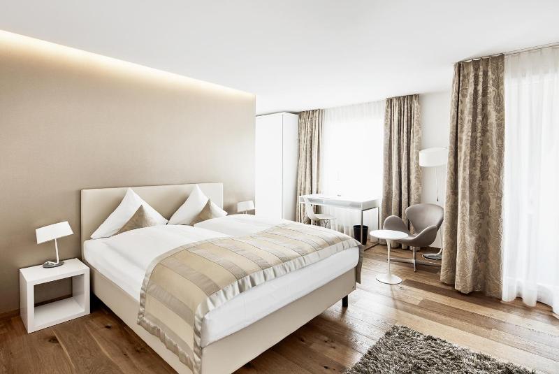 Design Double Room image 4