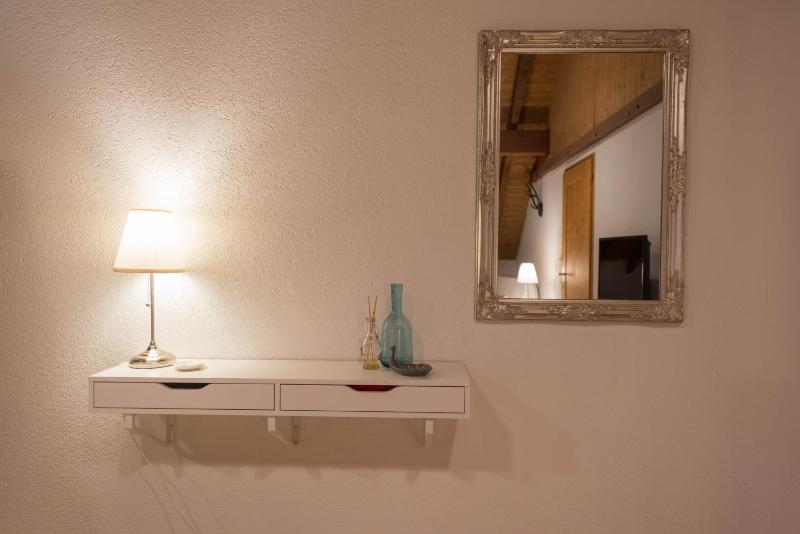 Double Room with Shared Bathroom image 4