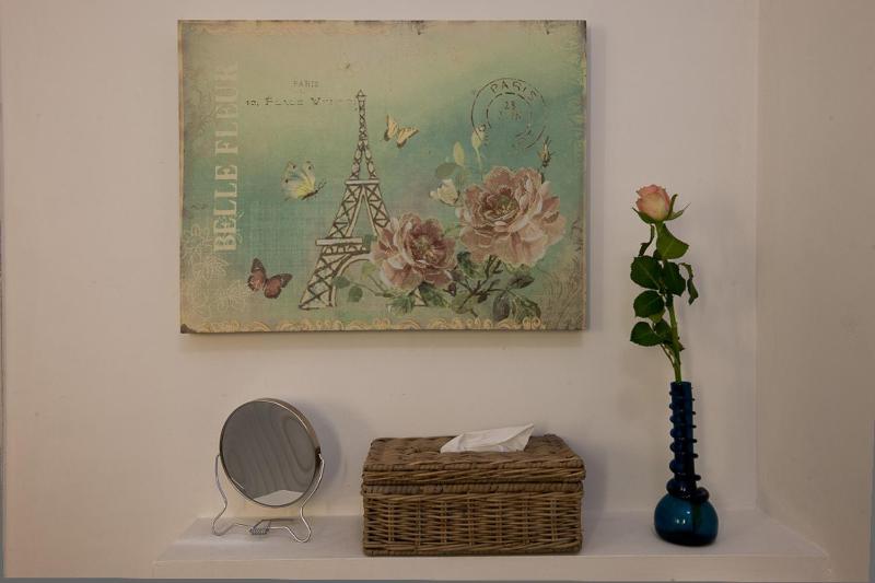 Double Room image 4
