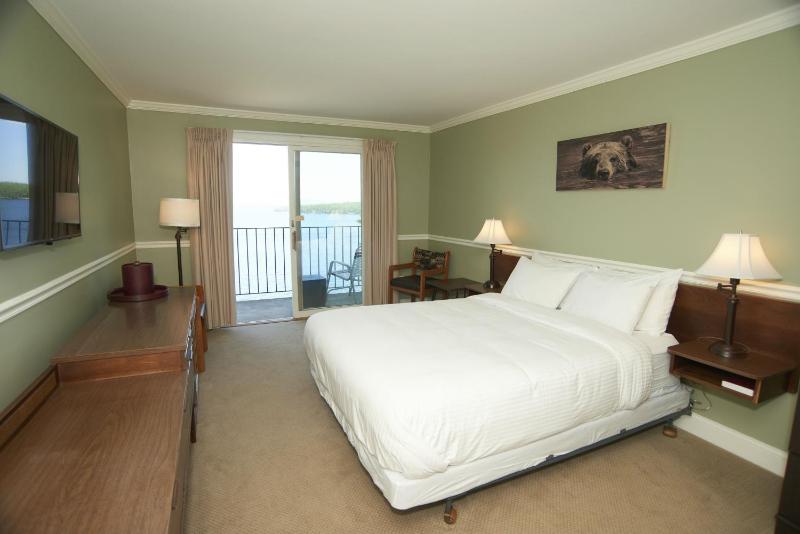 Queen Room image 1
