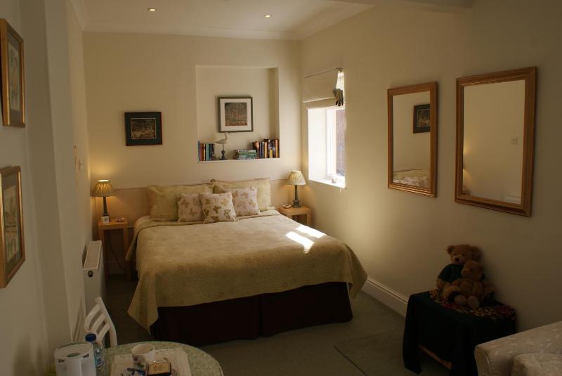 Double or Twin Room image 4
