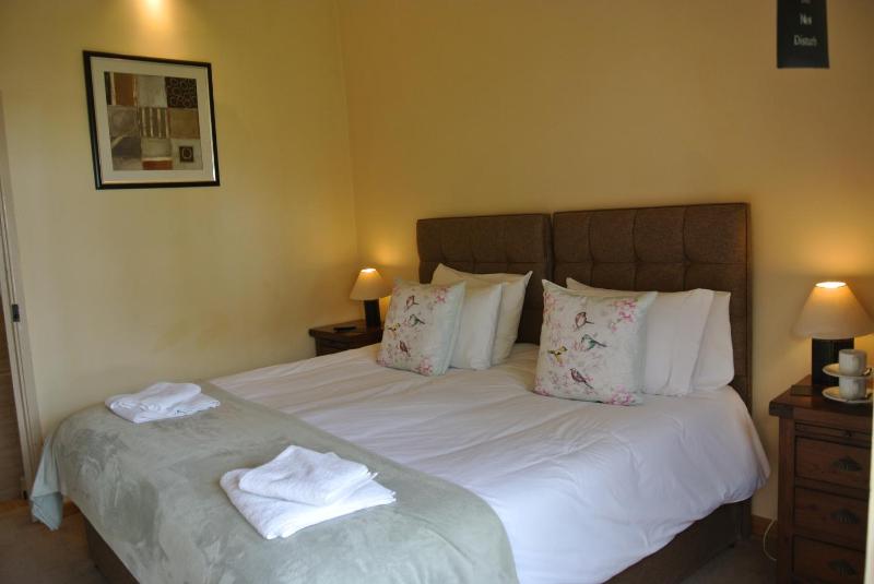 Double Room image 2