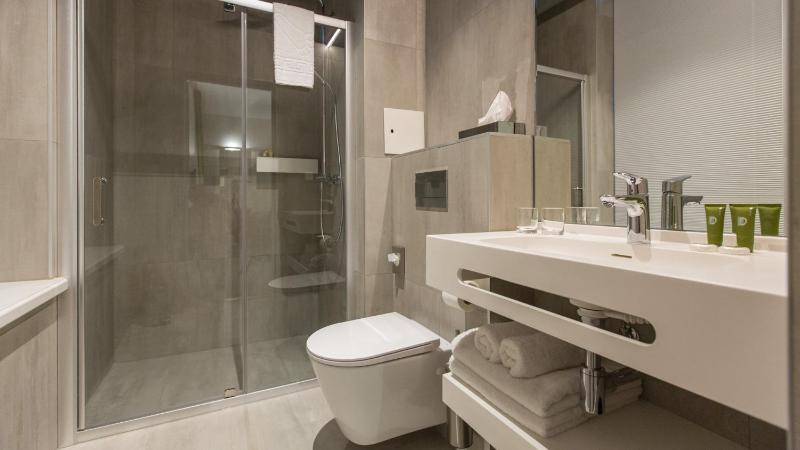 Superior Double or Twin Room with City View image 2