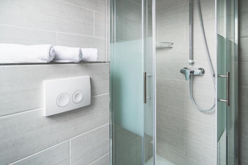 Triple Room image 2