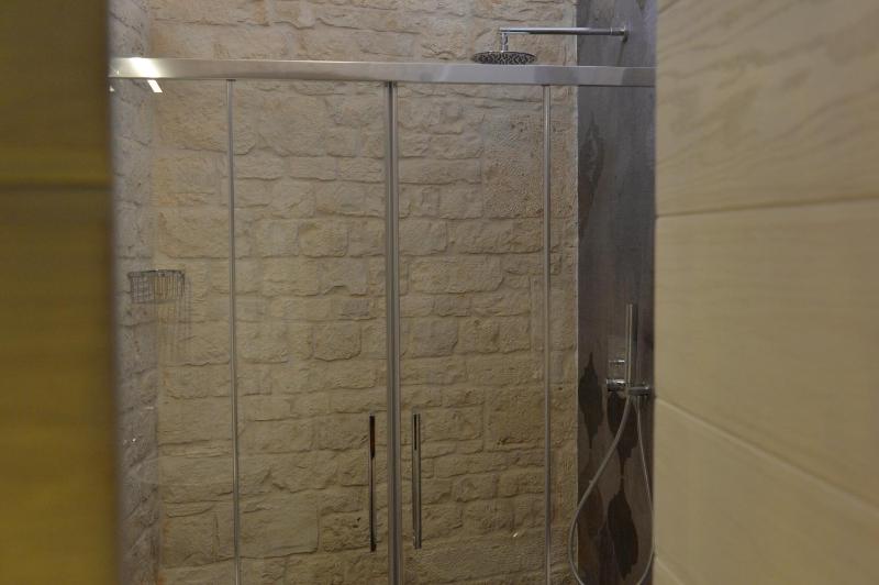 Superior One-Bedroom House image 3