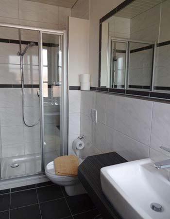 Double Room image 4
