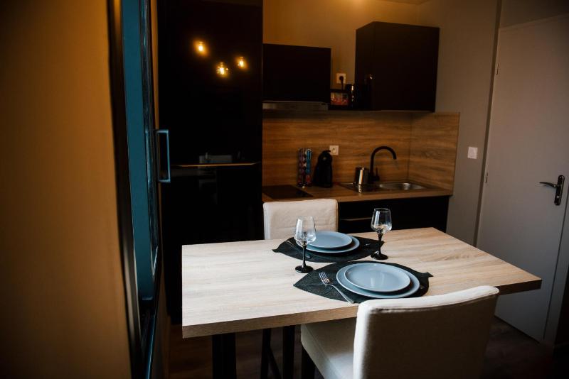 La Suite Romantique avec Jacuzzi au Cœur de Perpignan - image 11