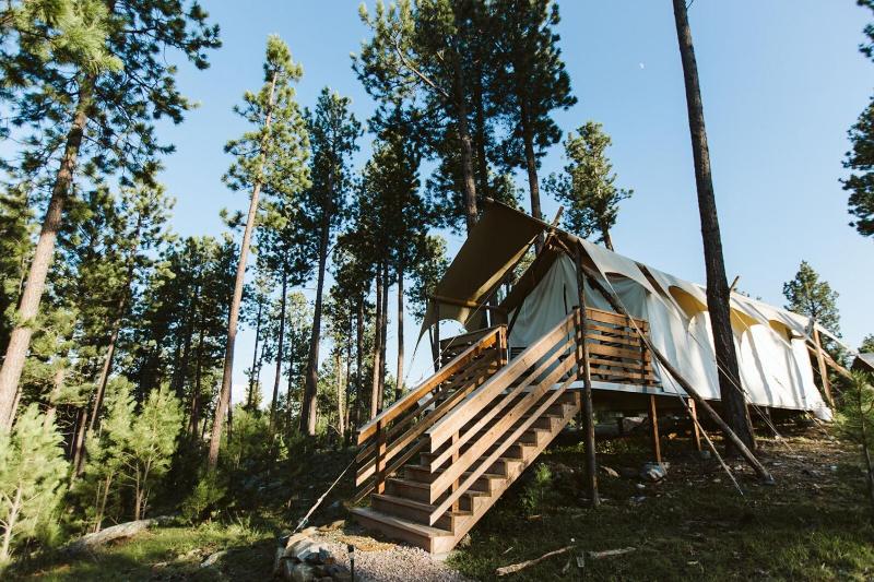 Deluxe Tent with Private Bathroom image 2
