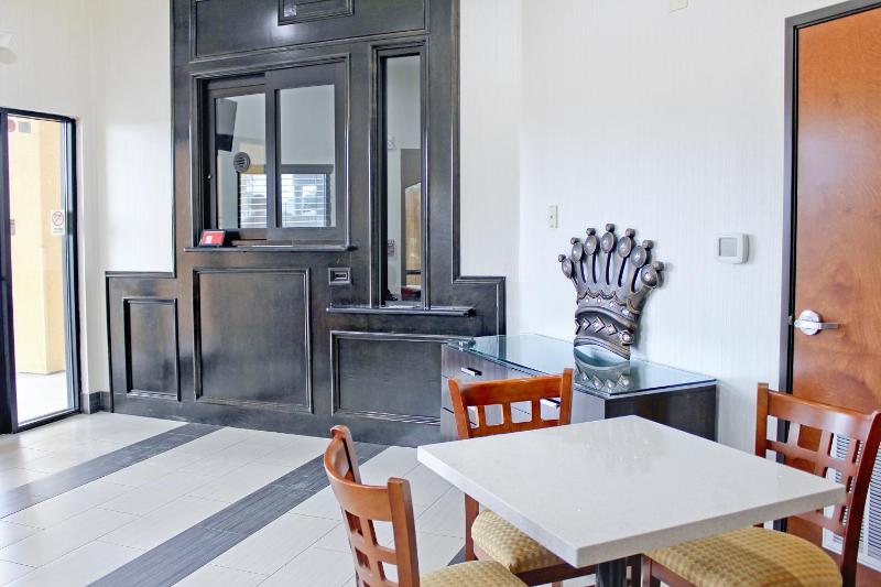 Palacio Royale Houston NW at Beltway 8 - image 6