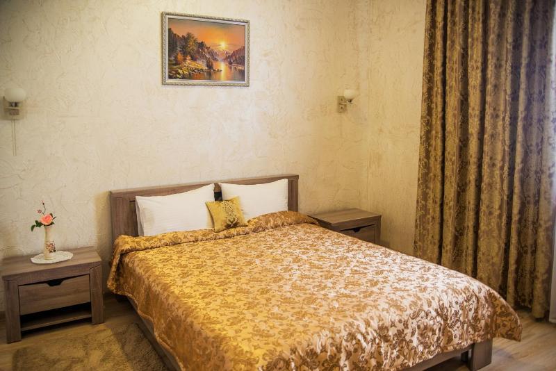 Deluxe Double Room with Bath image 1