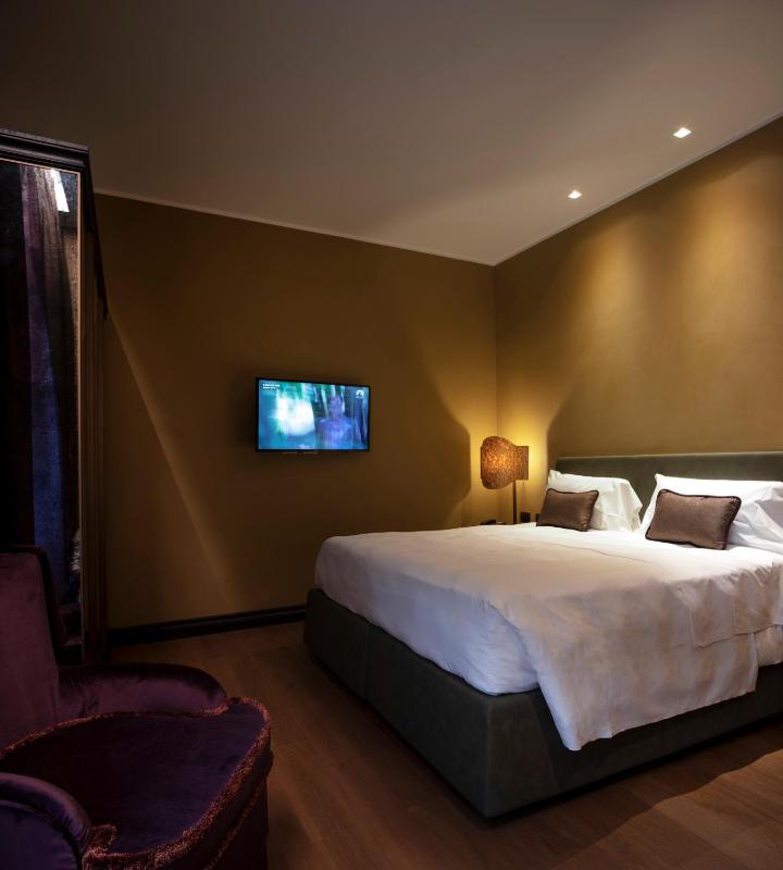 One-Bedroom Apartment image 3