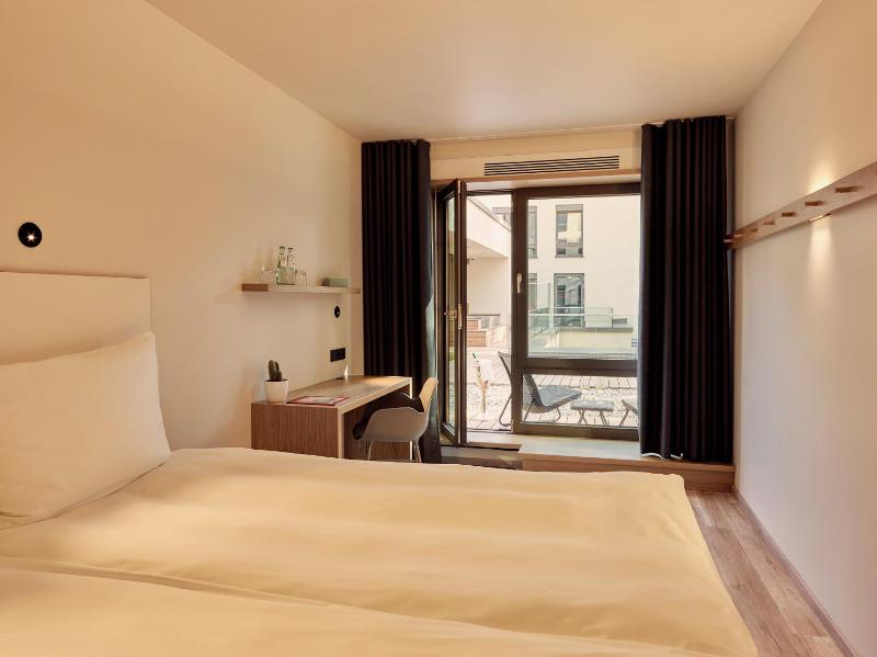 Double Room with Terrace image 4