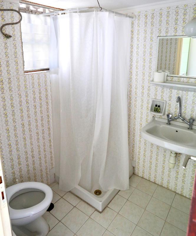 Twin/Double Room image 3