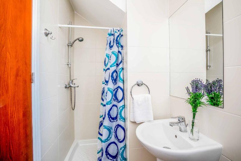 Villa White Moonflower - image 3