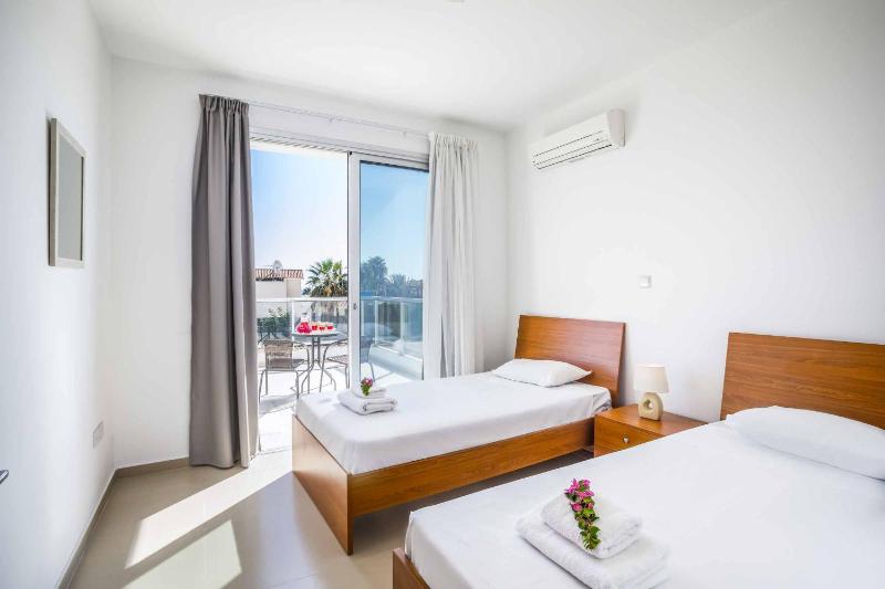 Villa White Moonflower - image 14