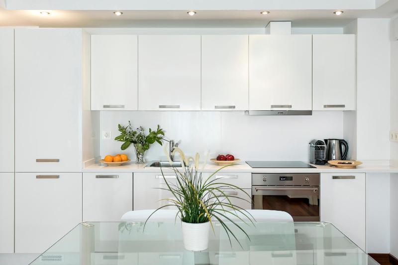 One-Bedroom Apartment with Balcony - Penthouse image 2