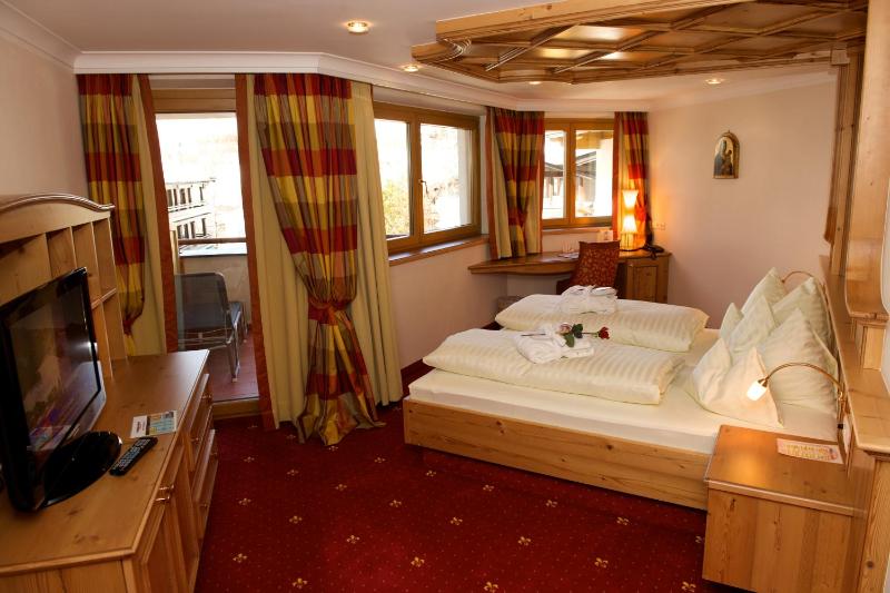 Two-Bedroom Suite image 4
