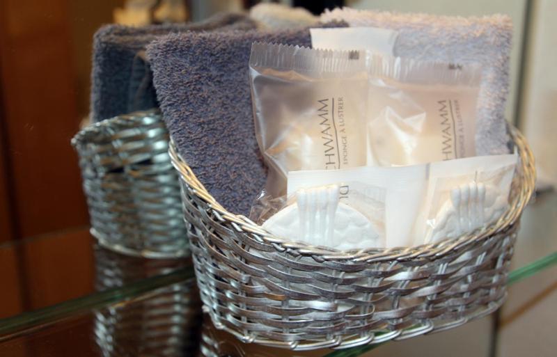 Luxury Single Room image 4