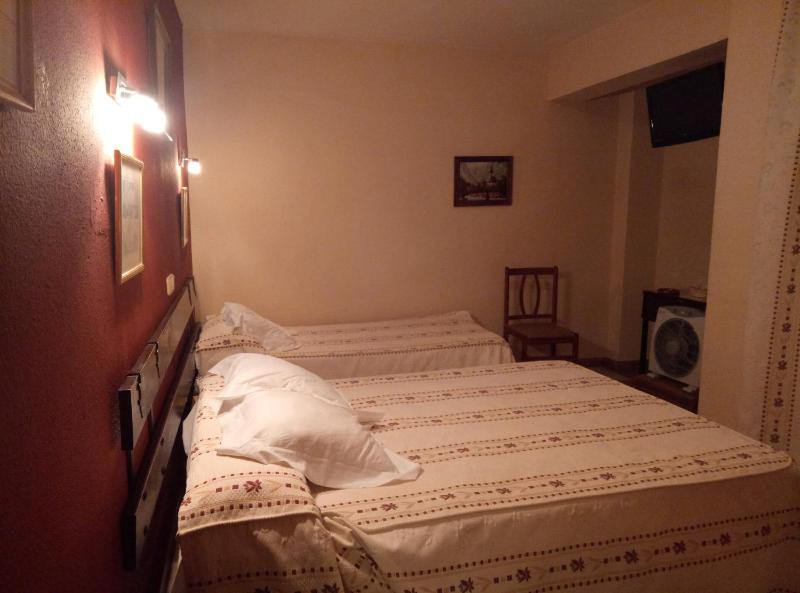 Triple Room image 2