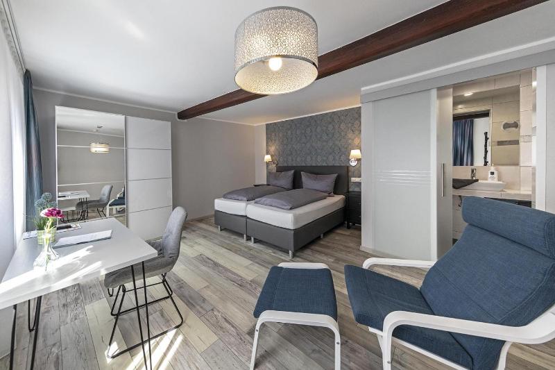Double Room image 1