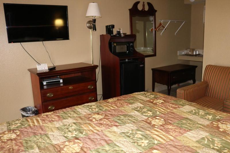 King Room - Non-Smoking image 1