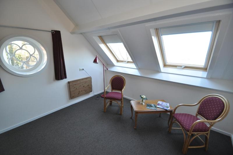 Standard Double Room image 2