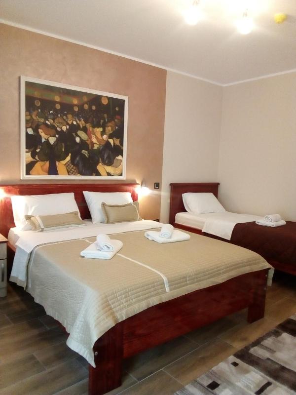 Quadruple Room with Terrace image 2