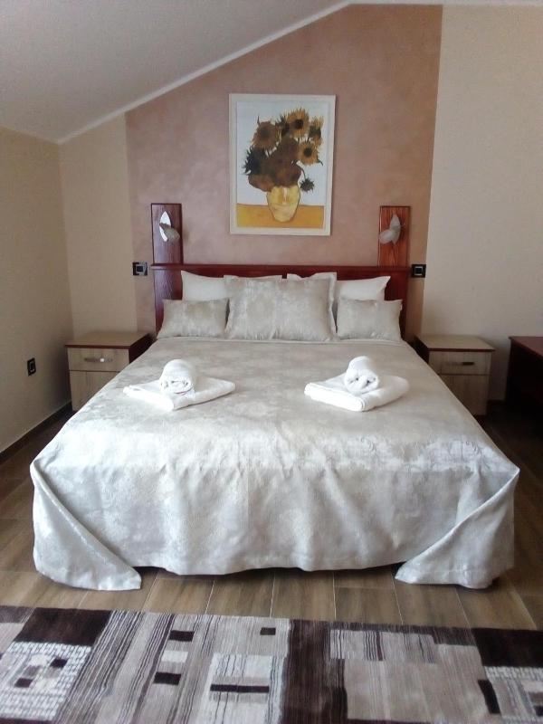 Double Room with Terrace image 2