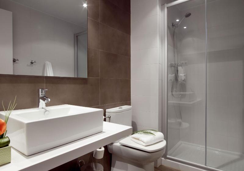 Studio Apartment (1 - 2 Adults) image 2