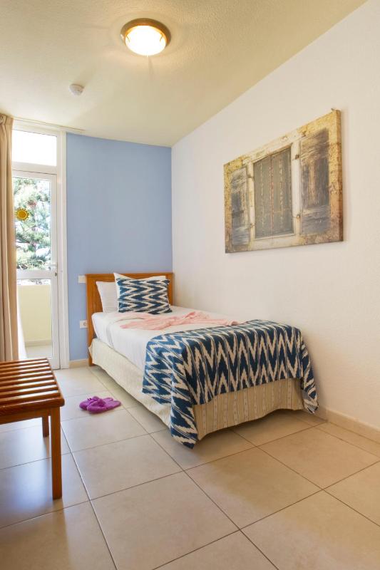 Two-Bedroom Apartment with Pool View (4 Adults) image 3
