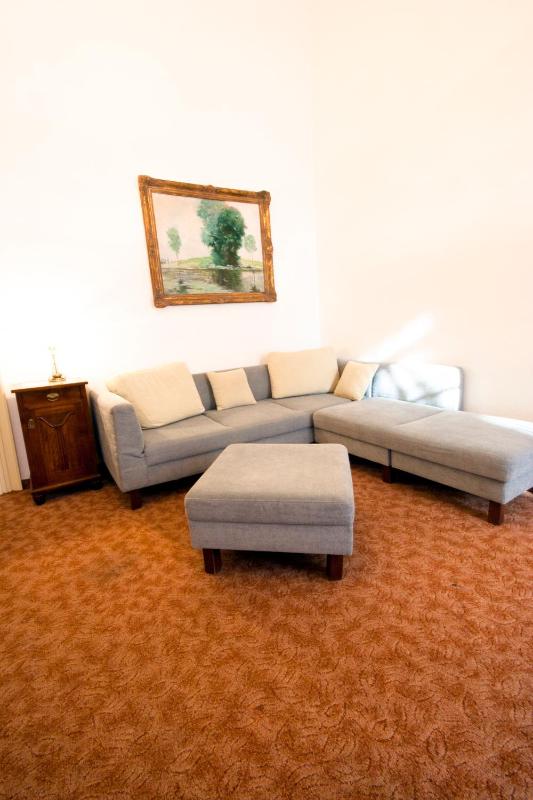 One-Bedroom Apartment with Spa Bath image 3