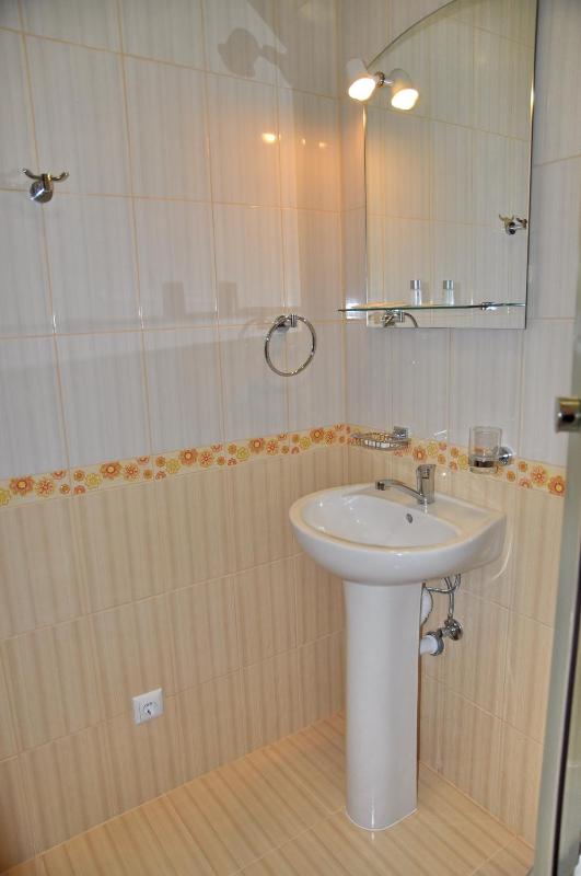 Standard Single Room image 2