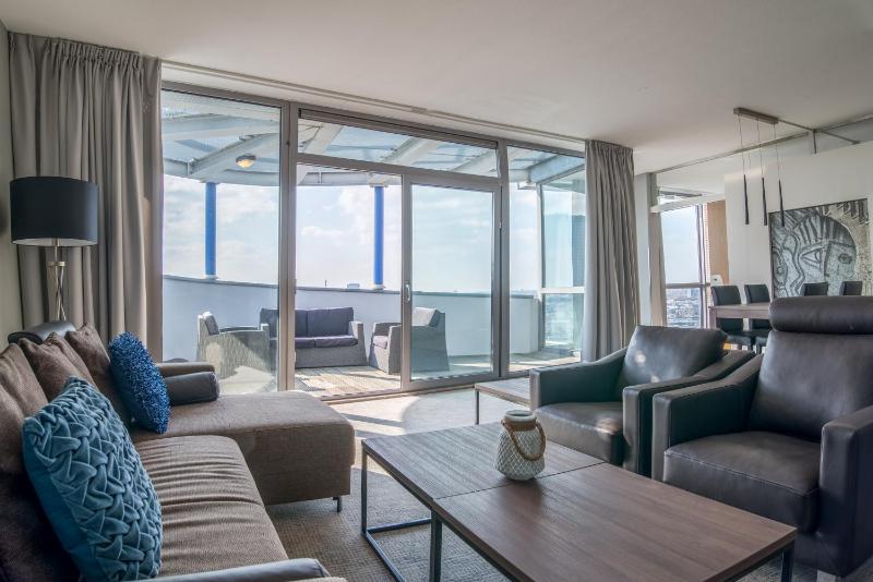 Presidential Suite image 2